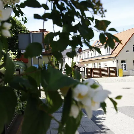 Apartamenty Royal Maris 5: Central Ustka Retreat Near Beach & Harbor Exterior photo