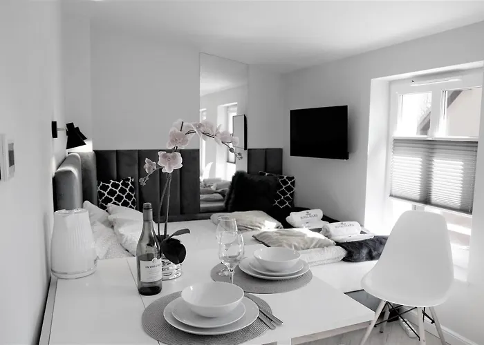 Apartamenty Royal Maris 5 - Pokoj Dwuosobowy, Najlepsza Lokalizacja W Ustce, Blisko Plazy I Portu, Bezplatny Parking, Scisle Centrum