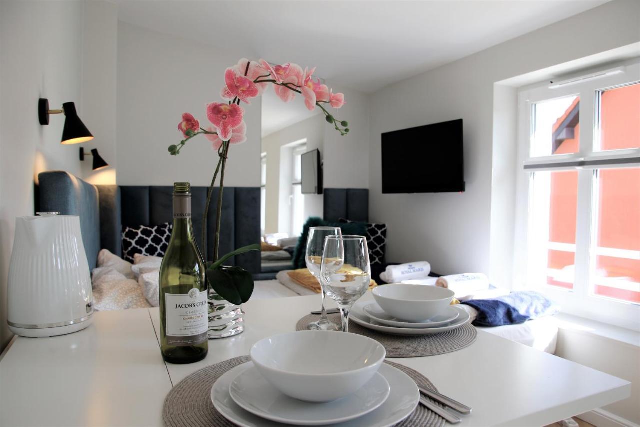 Royal Maris 5: Retreat Near & Harbor Apartment
